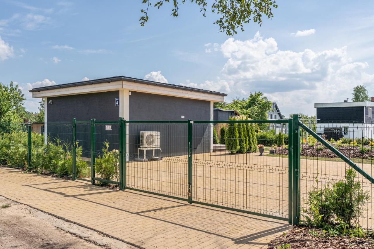 Family Garden House With Free Private Parking & Playground Βίλα Ρίγα Εξωτερικό φωτογραφία