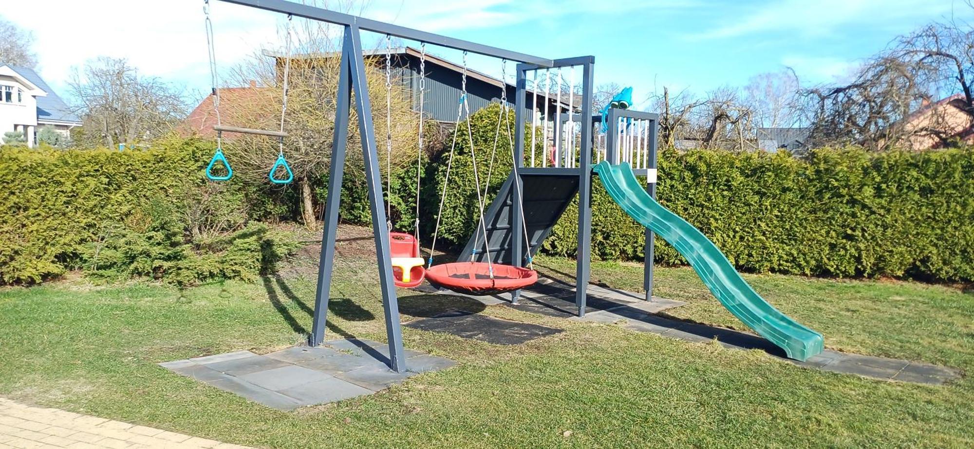 Family Garden House With Free Private Parking & Playground Βίλα Ρίγα Εξωτερικό φωτογραφία